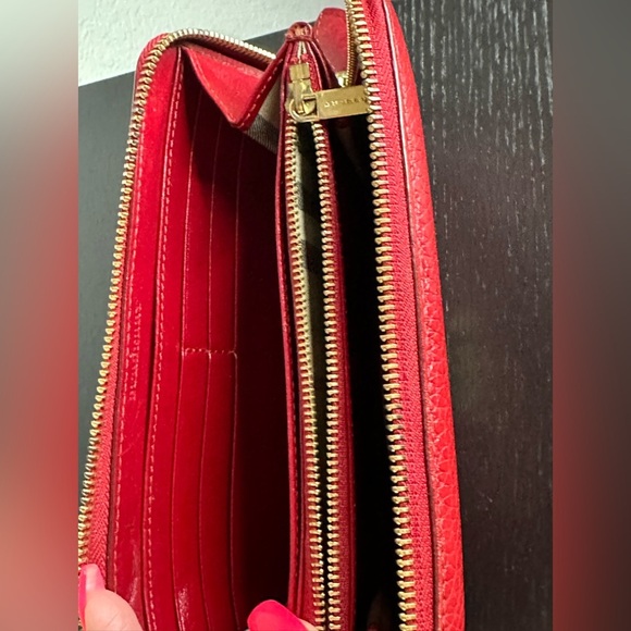 EUC Authentic Burberry zip around wallet.Red - Picture 4 of 11
